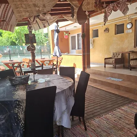 Casa Nicol ホームステイ コスティネシュティ